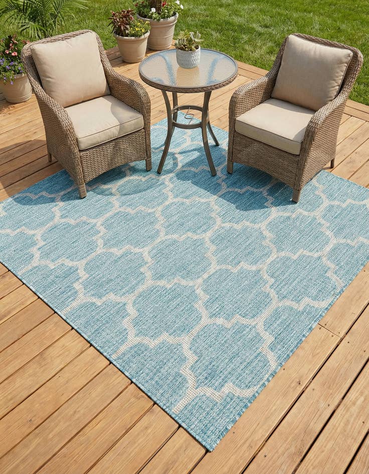 Detail image of 5' 3 x 5' 3 Washable Lattice Indoor / Outdoor Square Rug