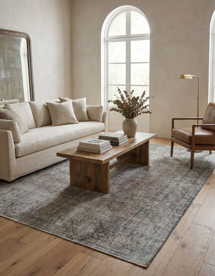 Detail image of 4' 11 x 7' 5 Vintage Royal Wool Rug