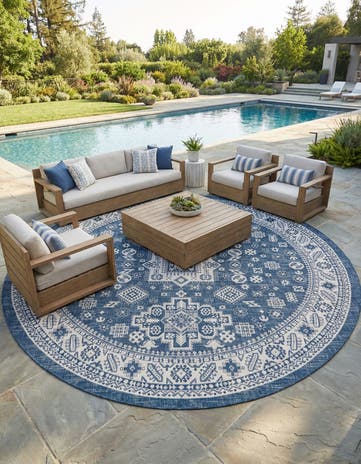 10' x 10' Easy-Clean Aztec Indoor / Outdoor Round Rug