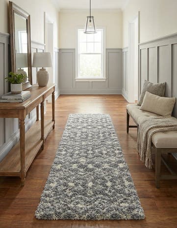 2' 7 x 10' Moroccan Trellis Shag Runner Rug