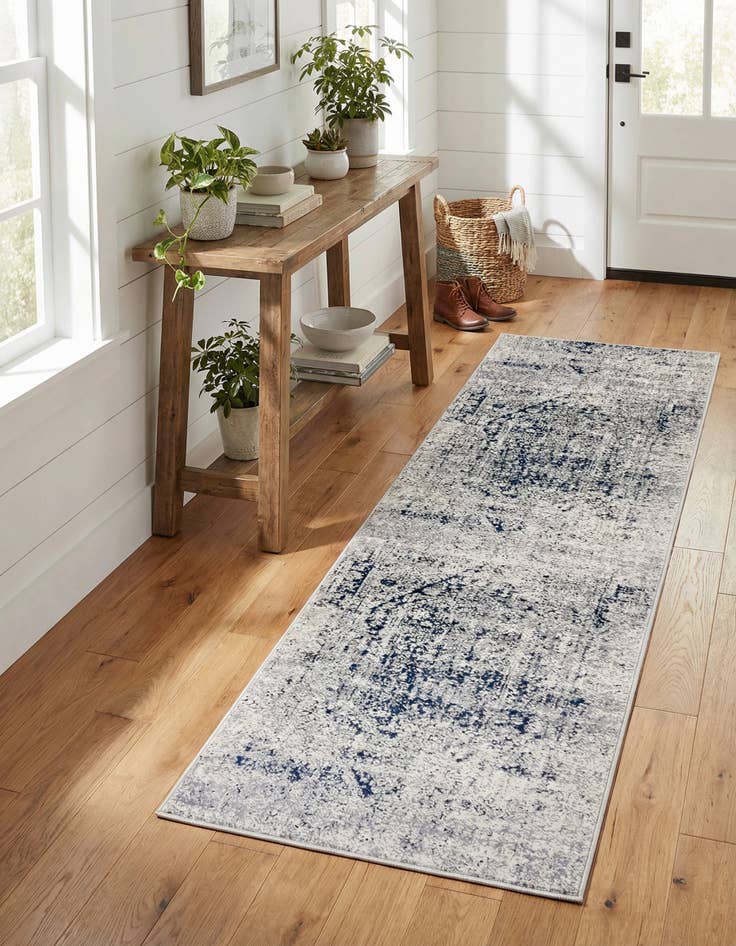 Detail image of 2' x 6' 9 Eliza Runner Rug