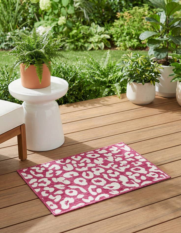 Detail image of 2' x 3'  Washable Safari Indoor / Outdoor Rug