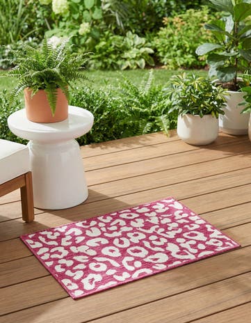 Magenta Easy-Clean Safari Indoor / Outdoor Rug