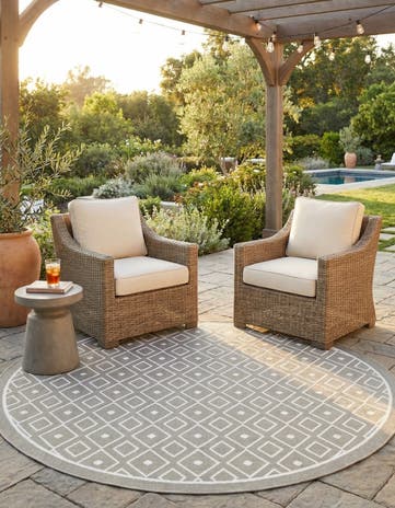 7' x 7' Easy-Clean Lattice Indoor / Outdoor Round Rug