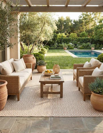 7' 10 x 10' Easy-Clean Jill Zarin Costa Rica Indoor / Outdoor Rug