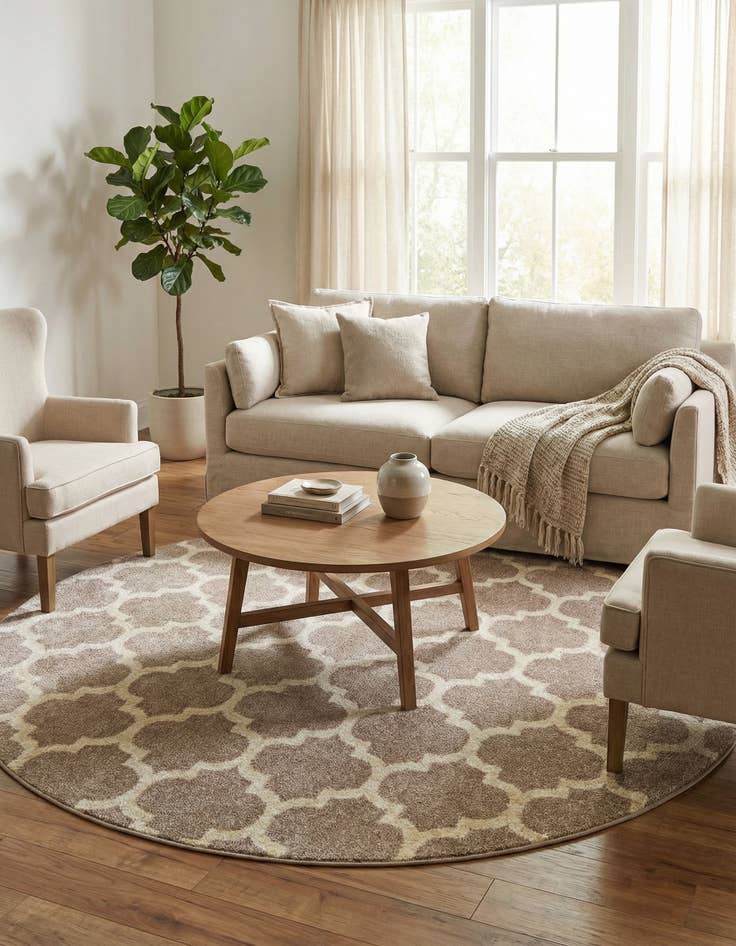 Detail image of 7' 10 x 7' 10 Lattice Round Rug