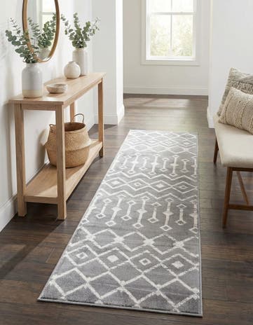 2' x 6' 7 Kasbah Trellis Runner Rug