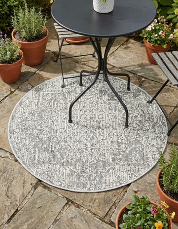 Light Gray Easy-Clean Traditional Indoor / Outdoor Round Rug