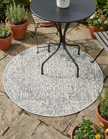 Light Gray Easy-Clean Traditional Indoor / Outdoor Round Rug