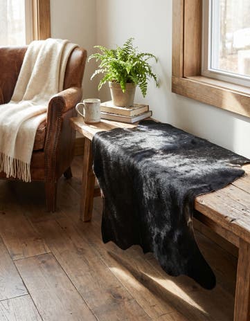 1' 8 x 2' 6 Cowhide Leather Rug