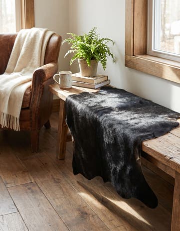 1' 8 x 2' 6 Cowhide Leather Rug