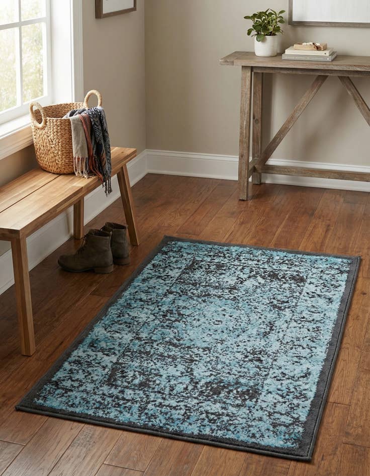 Detail image of 2' x 3' Istanbul Rug