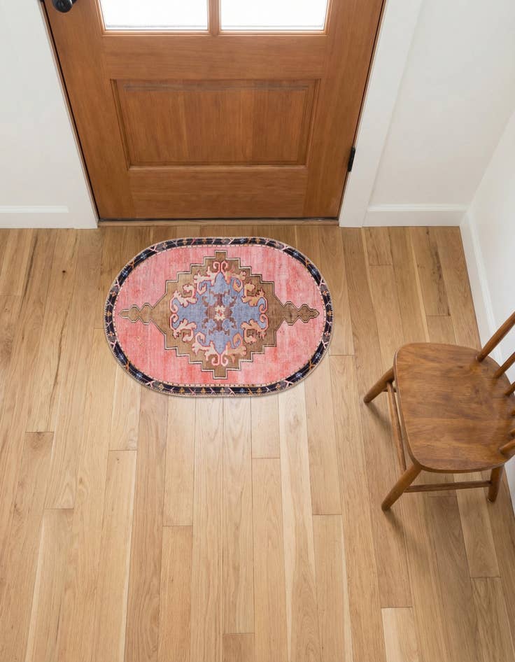 Detail image of 2' x 3' Washable Timeless Oval Rug