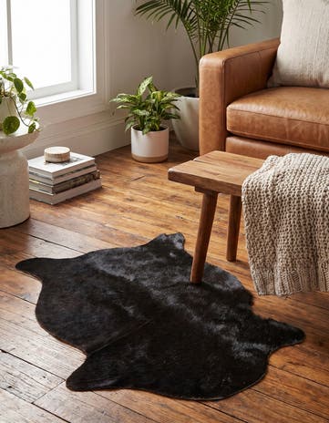 1' 8 x 2' 6 Cowhide Leather Rug