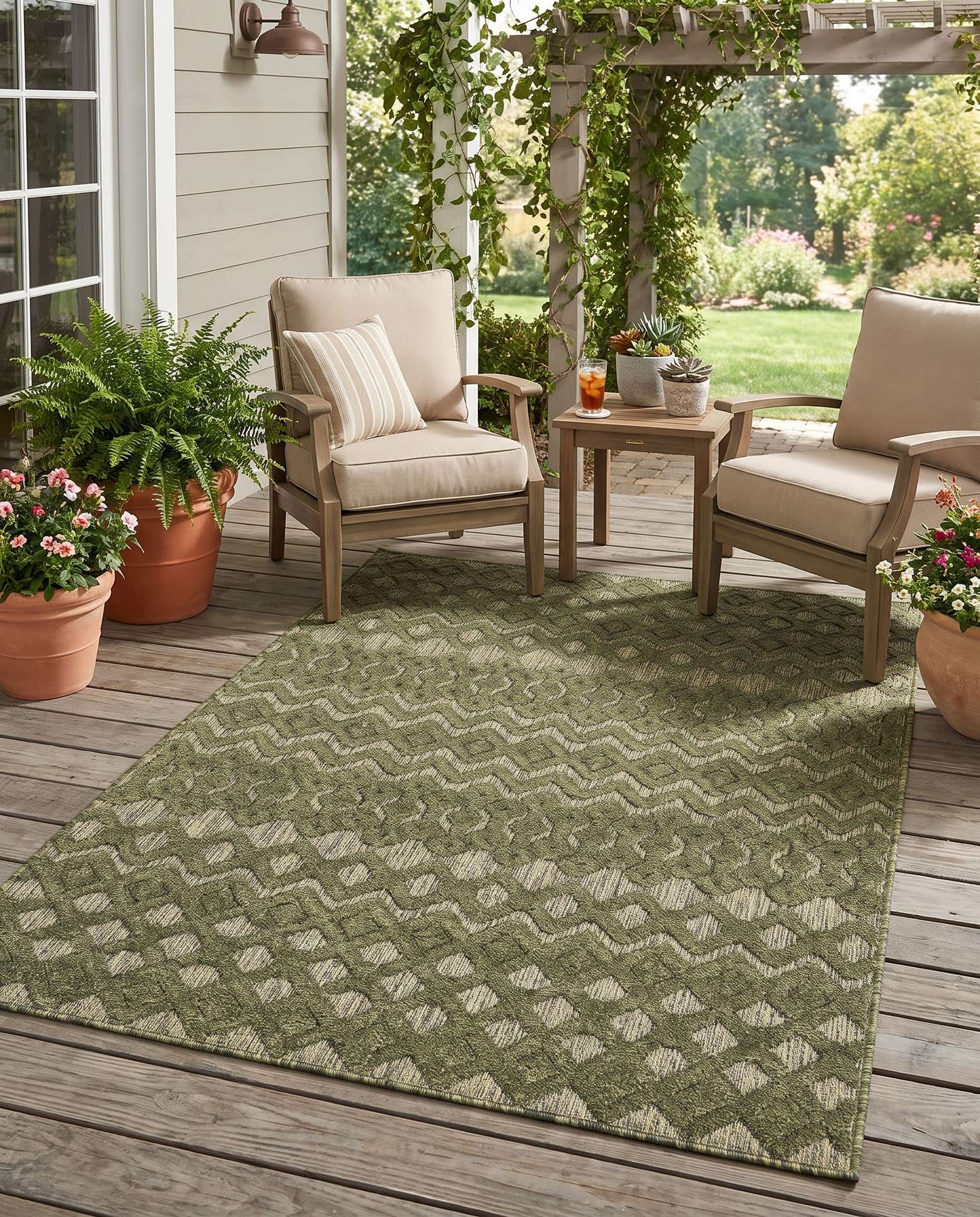 4' x 6' Easy-Clean Trellis Textured Indoor / Outdoor Rug