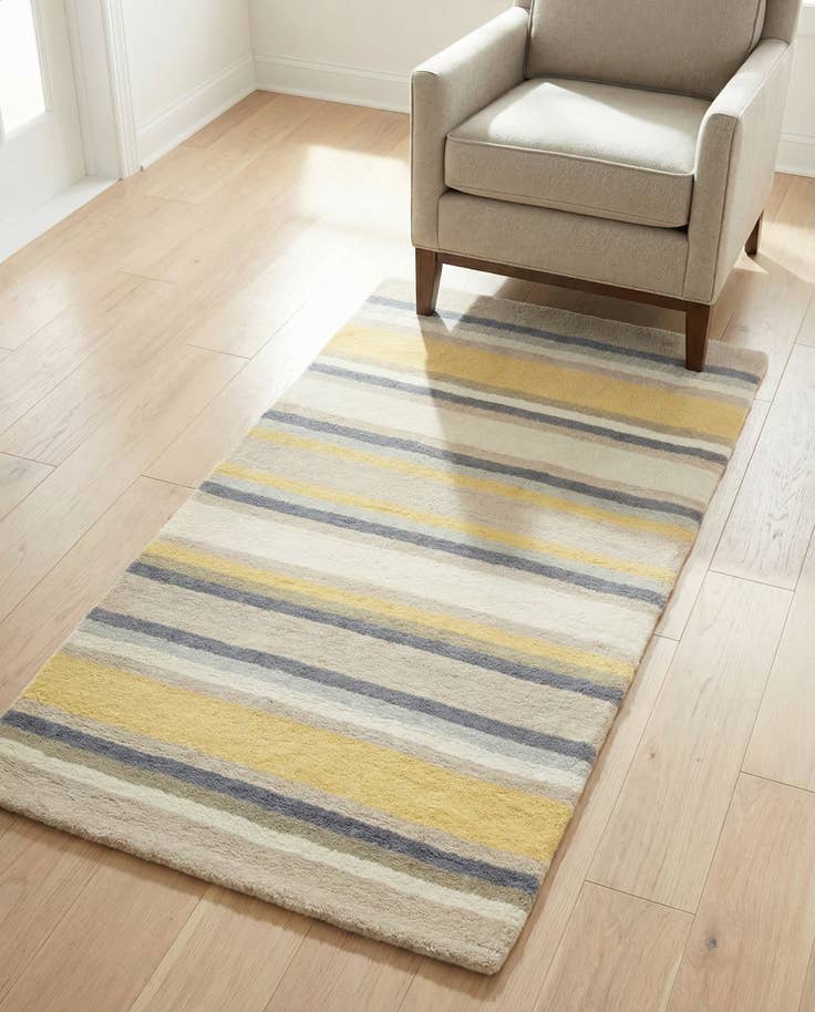 Detail image of 2' 8 x 4' 10 Luna Wool Rug