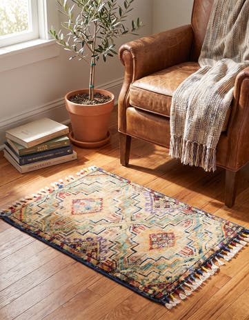 1' 4 x 2' Hand Knotted Ziegler Rug