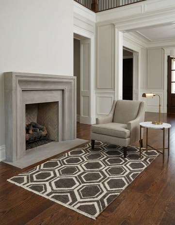 3' 6 x 6' Hand Knotted Darya Rug