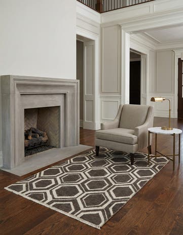 3' 6 x 6' Hand Knotted Darya Rug