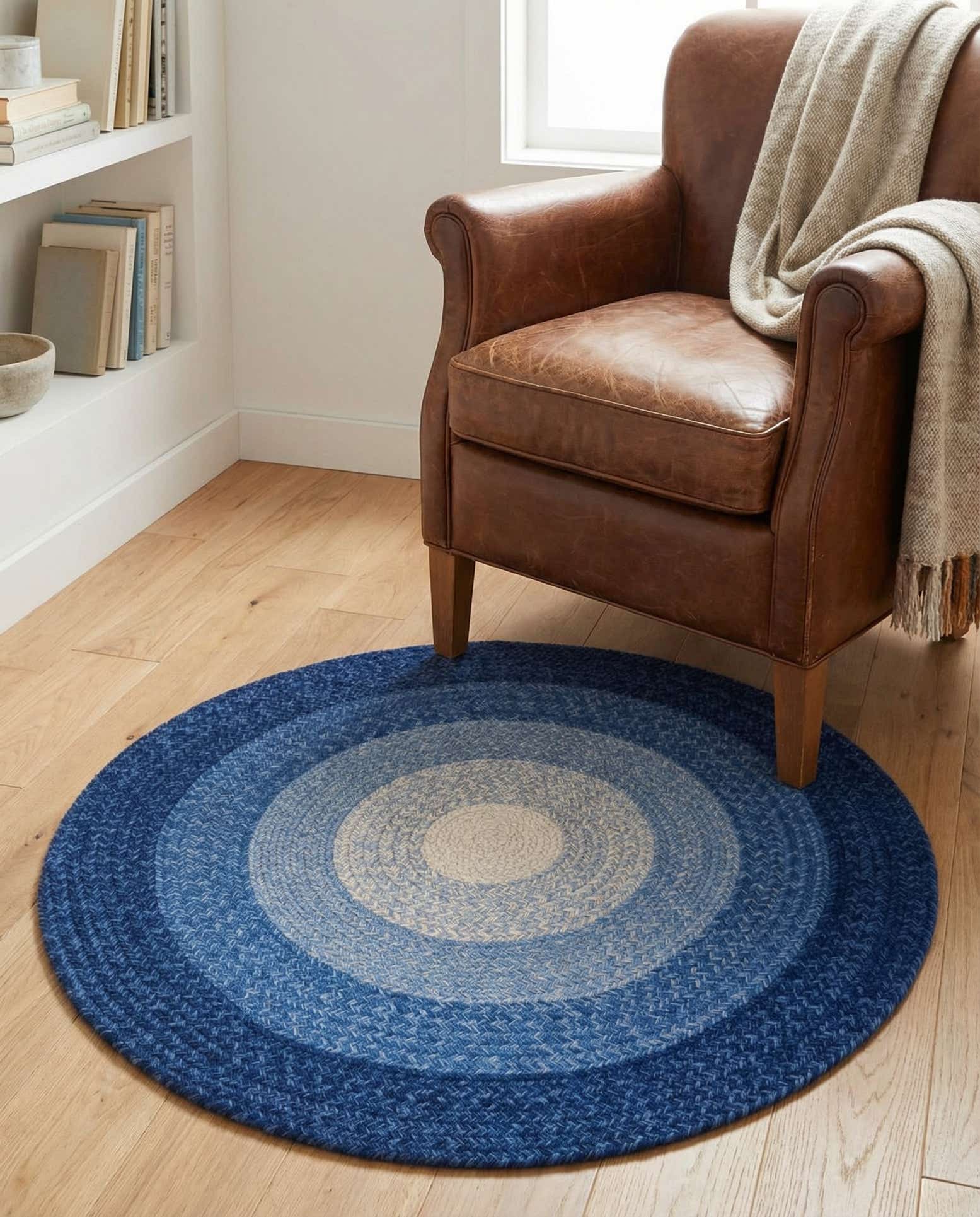 3' 1 x 3' 1 Handmade Hand Braided Wool Round Rug