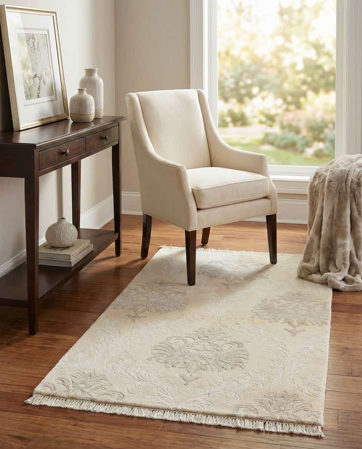 2' 7 x 4' 8 Hand Knotted Darya Wool Rug