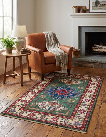2' 8 x 4' 2 Hand Knotted Kazak Rug