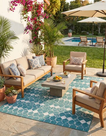 7' 10 x 10' Easy-Clean Lattice Indoor / Outdoor Rug