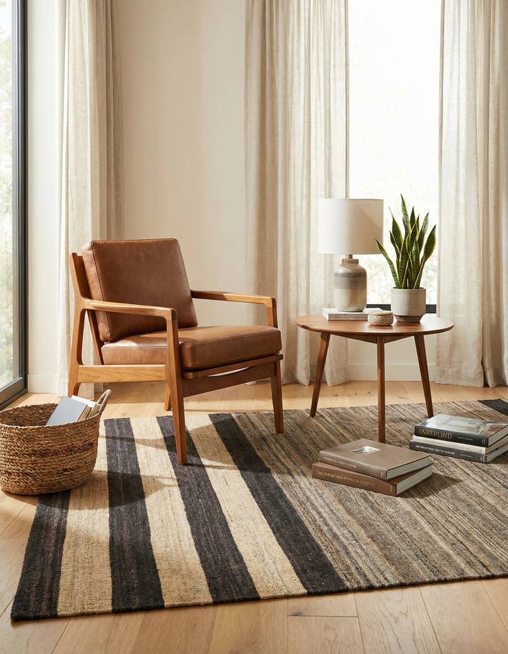 Detail image of 4' 1 x 5' 10 Hand Woven Kilim Modern Wool Rug