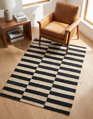 3' 4 x 4' 10 Hand Woven Kilim Modern Wool Rug