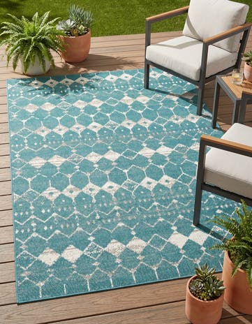 5' 3 x 8' Easy-Clean Lattice Indoor / Outdoor Rug