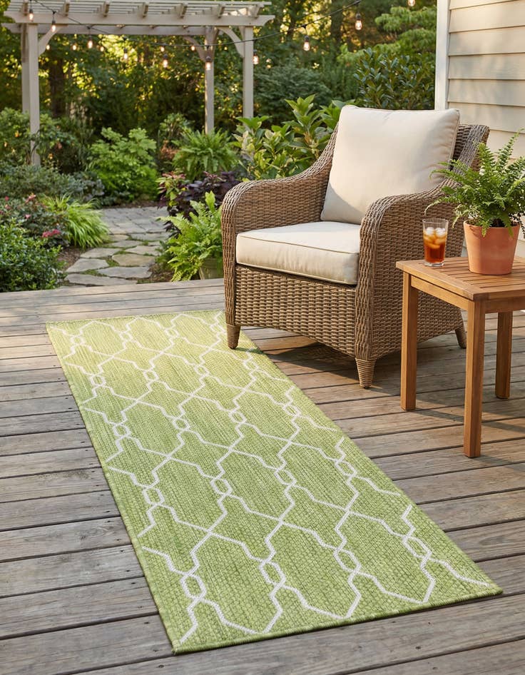 Detail image of 2' x 6'  Washable Trellis Indoor / Outdoor Runner Rug