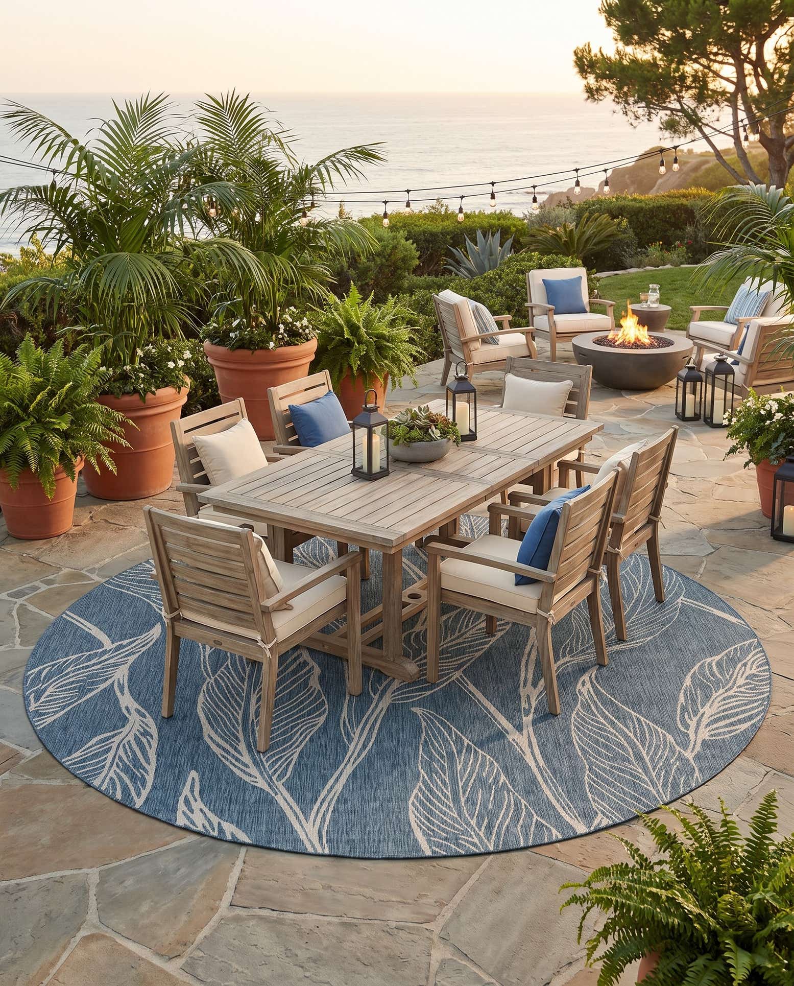 13' x 13' Easy-Clean Botanical Indoor / Outdoor Round Rug
