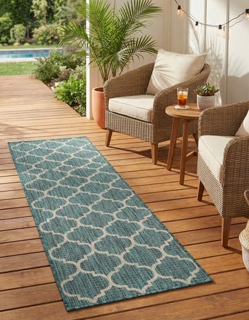 2' x 6' Easy-Clean Lattice Indoor / Outdoor Runner Rug