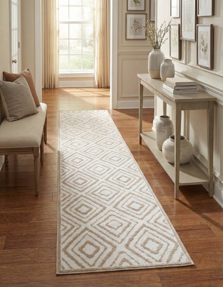 Detail image of  2' 6 x 14' Hermitage Runner Rug