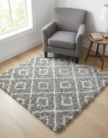 Gray Lattice Shag Square Rug