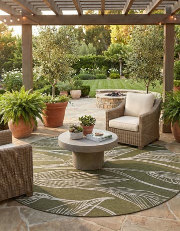 10' x 10' Easy-Clean Botanical Indoor / Outdoor Round Rug