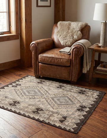 3' 4 x 4' 1 Hand Woven Kilim Maymana Wool Rug