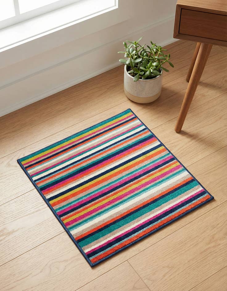 Detail image of 1' 4 x 1' 4 Azalea Sample Rug