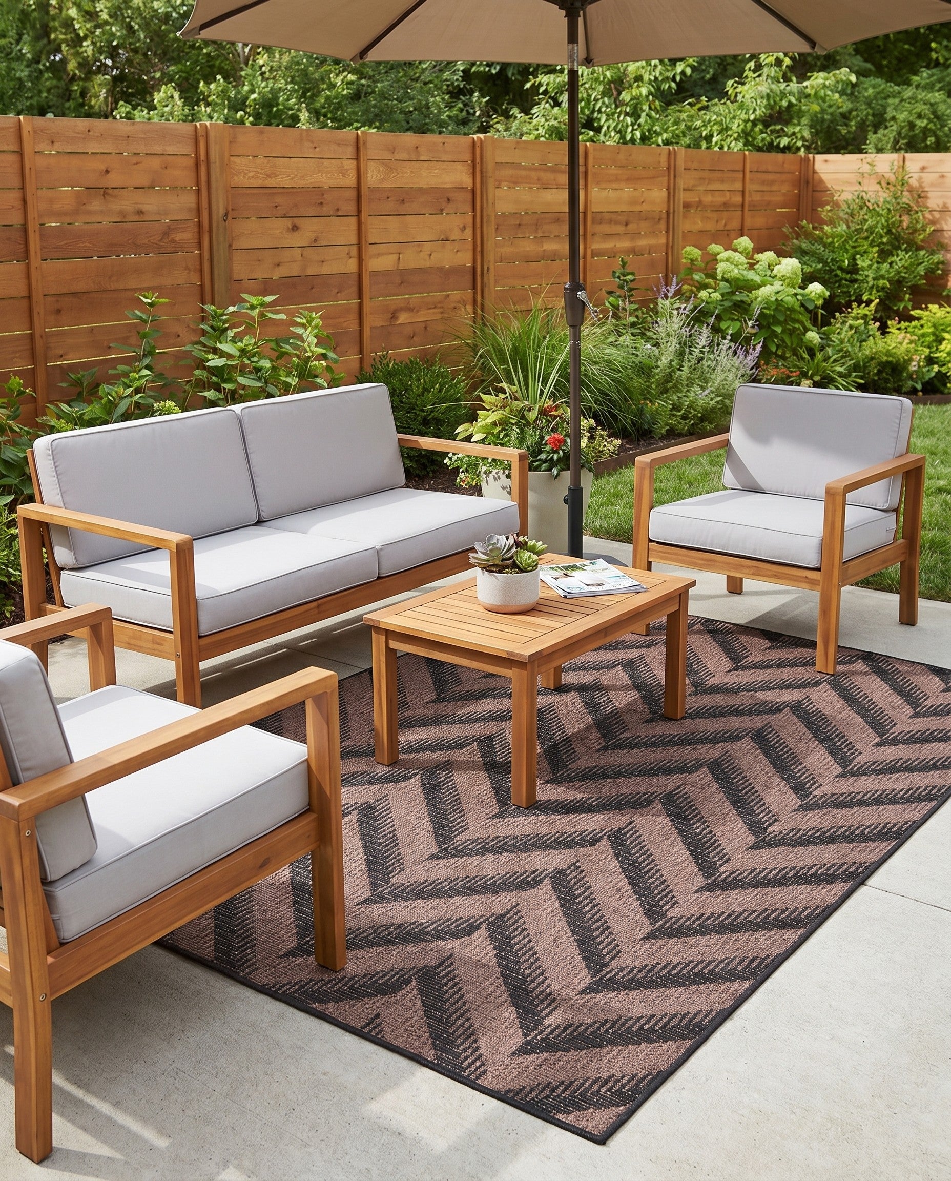 Brown Easy-Clean Modern Indoor / Outdoor Rug