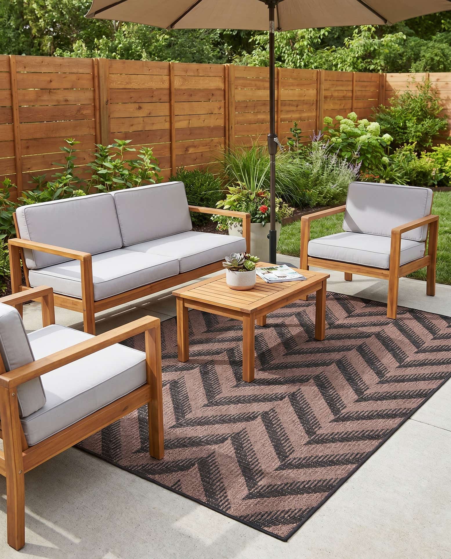 5' 3 x 8' Easy-Clean Modern Indoor / Outdoor Rug