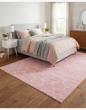 Light Pink Lattice Frieze Rug
