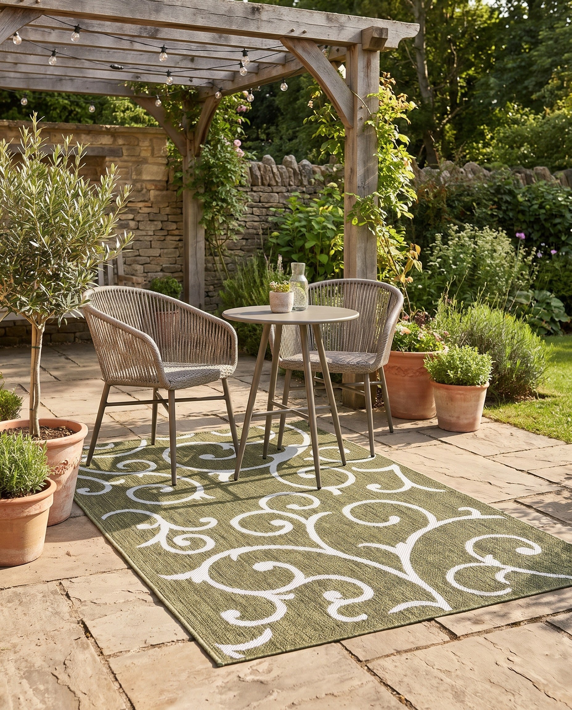Green Easy-Clean Botanical Indoor / Outdoor Rug