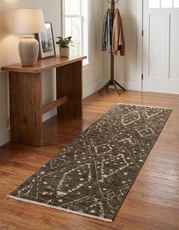 Green Grand Tradition Runner Rug