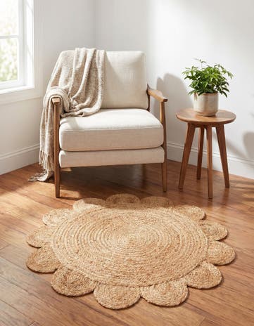 3' 1 x 3' 1 Hand Woven Scallop Braided Jute Round Rug