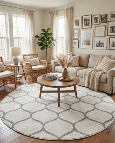  7' 10 x 7' 10 Lattice Frieze Round Rug