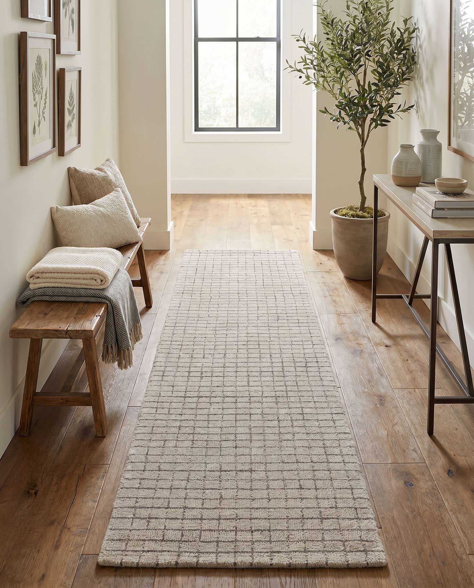 2' 7 x 10' Heritage Line Wool Runner Rug