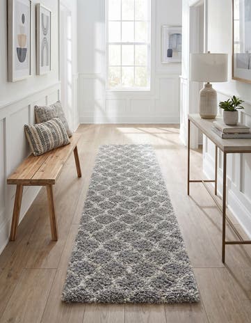 2' 7 x 12' Lattice Shag Runner Rug