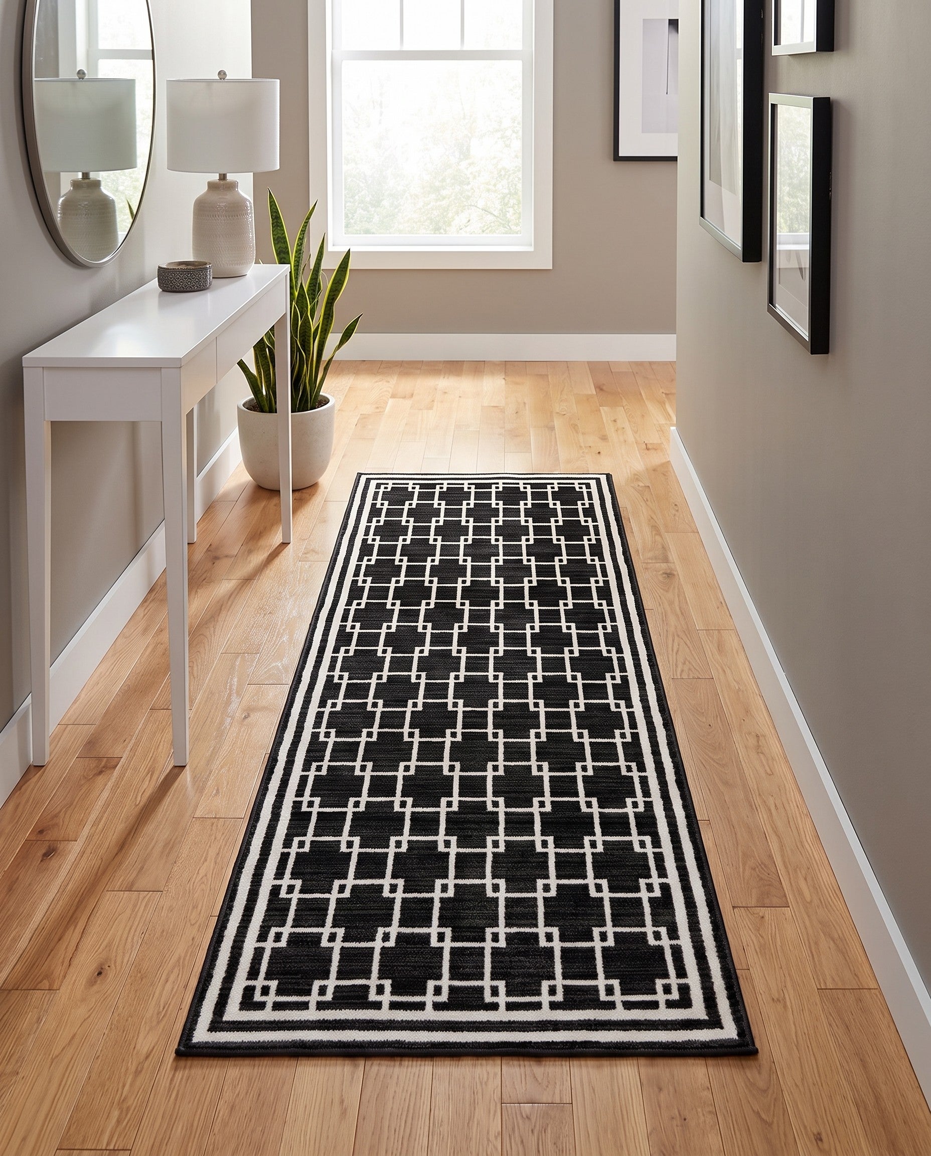 Jill Zarin Black Metropolitan Uptown Runner Rug