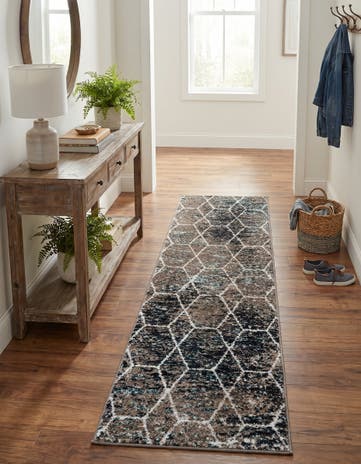 2' x 7' Lattice Frieze Runner Rug