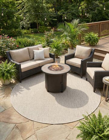 7' 10 x 7' 10 Easy-Clean Solid Indoor / Outdoor Round Rug